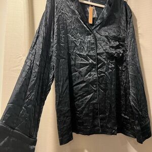 Skims Black Silky PJ Set